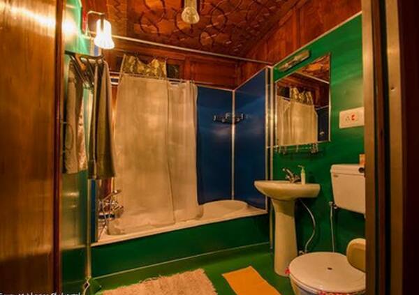 Valley Group Of Houseboat, Srinagar 3